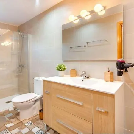 Sleeps 8 Wifi * Charco del Palo