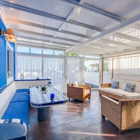 Sleeps 8 Wifi *