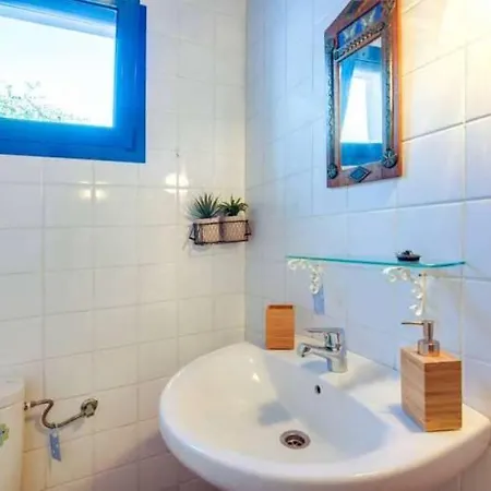 Sleeps 8 Wifi Villa *