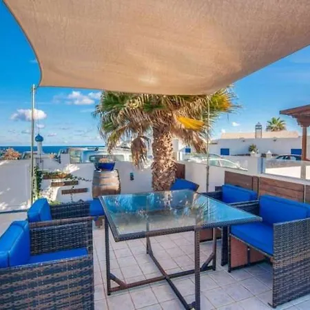 Villa Sleeps 8 Wifi