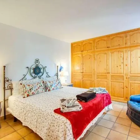 Sleeps 8 Wifi Villa Charco del Palo