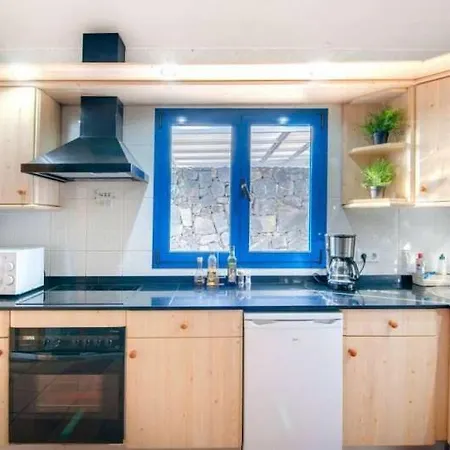 Sleeps 8 Wifi Villa Charco del Palo