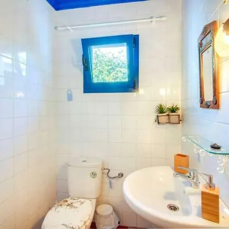 Villa Sleeps 8 Wifi *