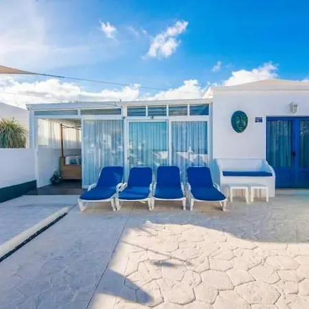 Sleeps 8 Wifi Villa Charco del Palo