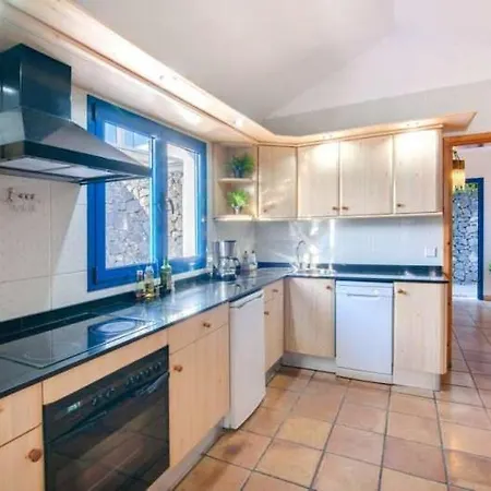 Sleeps 8 Wifi